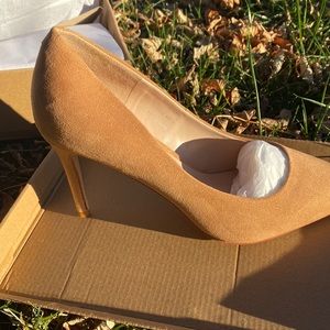 Camel suede heels Cushionaire memory foam size 10W